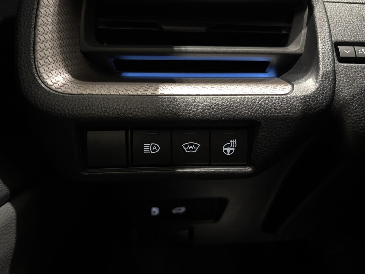 2024 Toyota Prius XLE Photo