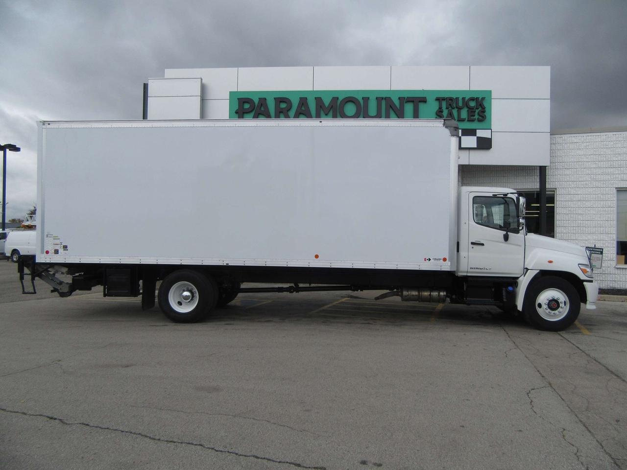 2023 Hino L7 WITH 26FT BOX LARGE ALUMINUM POWER LIFTGATE & RAMP Photo1
