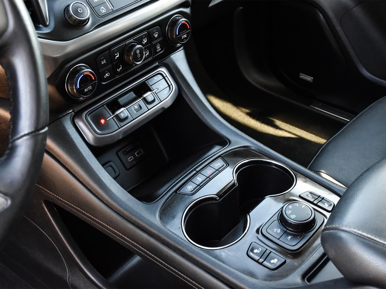 2020 GMC Acadia AT4 AWD ~Nav ~Pano Sunroof ~Heated Leather ~Camera Photo