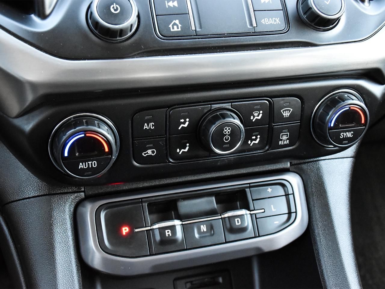 2020 GMC Acadia AT4 AWD ~Nav ~Pano Sunroof ~Heated Leather ~Camera Photo