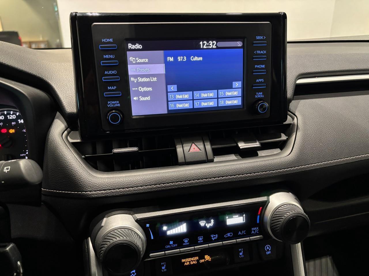 2022 Toyota RAV4 LE Photo