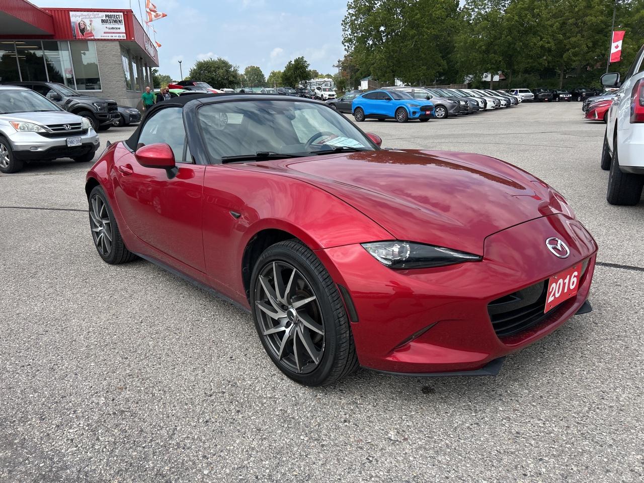 2016 Mazda MX-5 GT, AUTO, CLEAN CARFAX, LEATHER, CONVERTIBLE! Photo