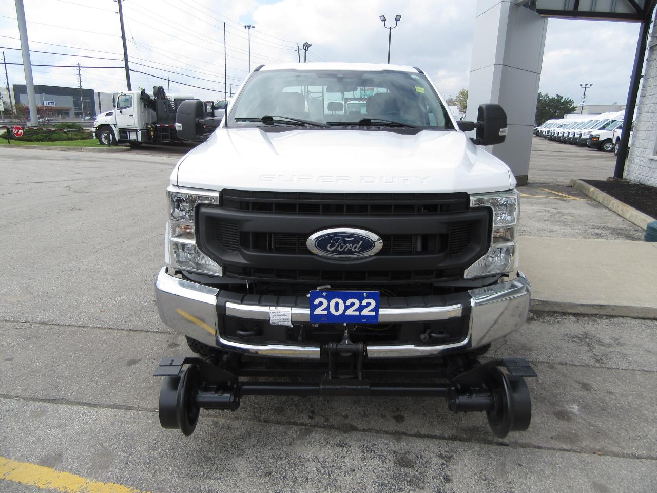 2022 Ford F-350 GAS 4X4 CREW CAB BRAND NEW HI-RAIL PKG 8FT LONGBOX Photo