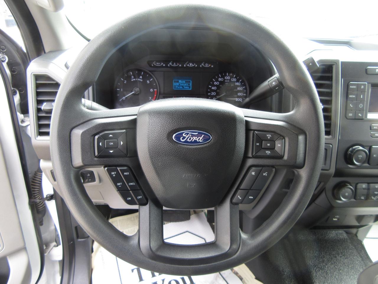 2022 Ford F-350 GAS 4X4 CREW CAB BRAND NEW HI-RAIL PKG 8FT LONGBOX Photo