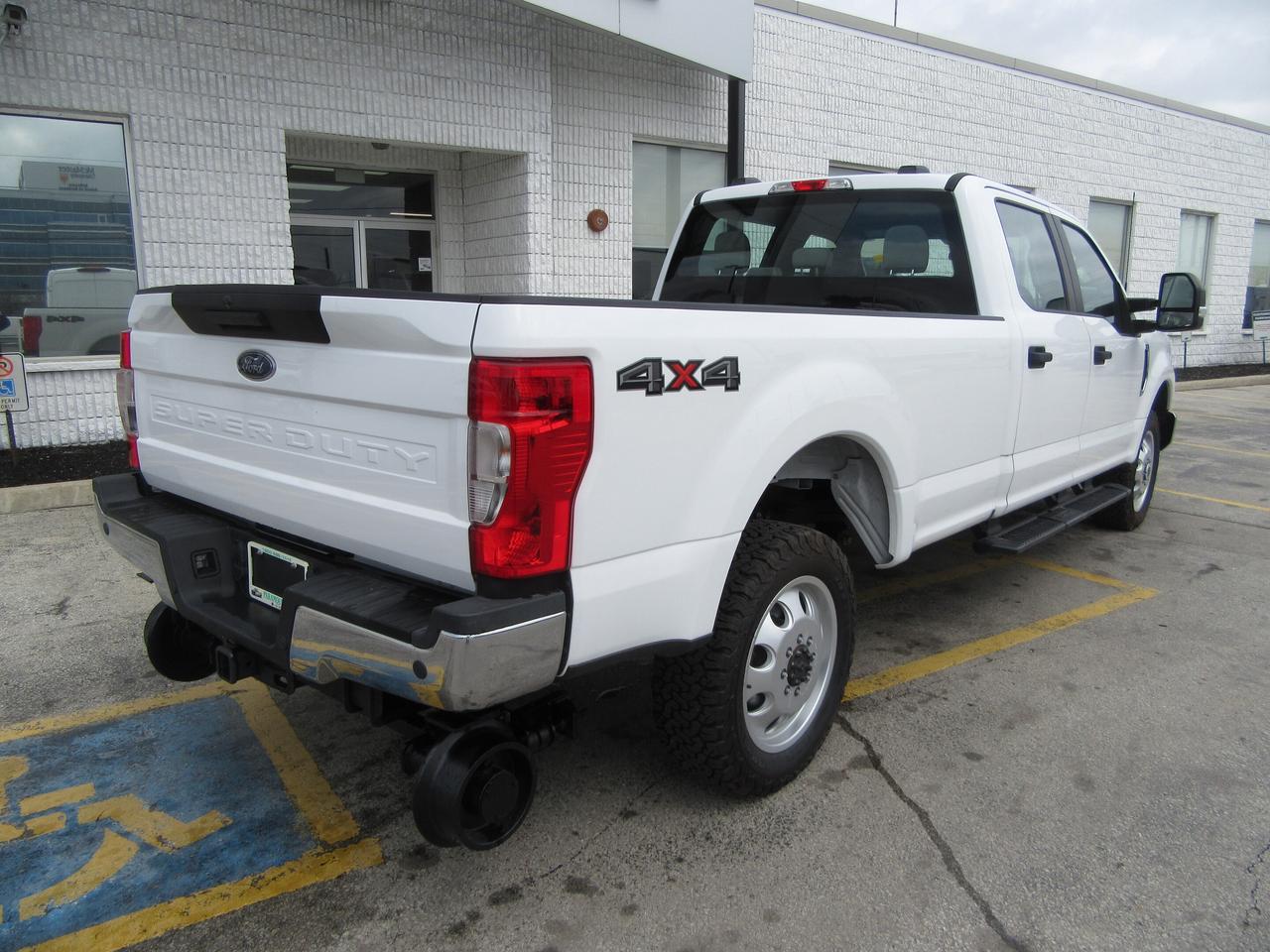2022 Ford F-250 GAS 4X4 CREW CAB BRAND NEW HI-RAIL PKG 8FT LONGBOX Photo2