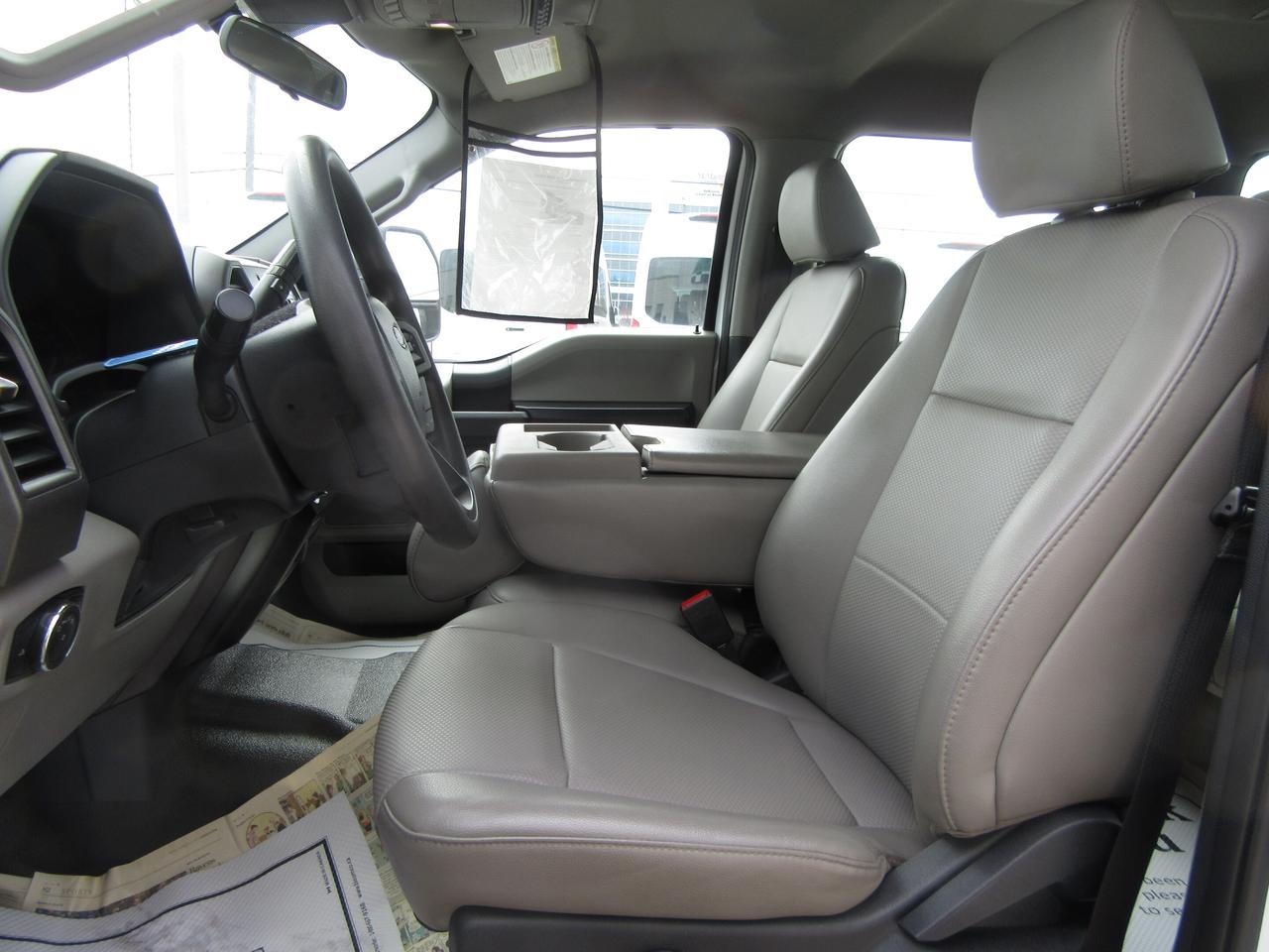 2022 Ford F-250 GAS 4X4 CREW CAB BRAND NEW HI-RAIL PKG 8FT LONGBOX Photo