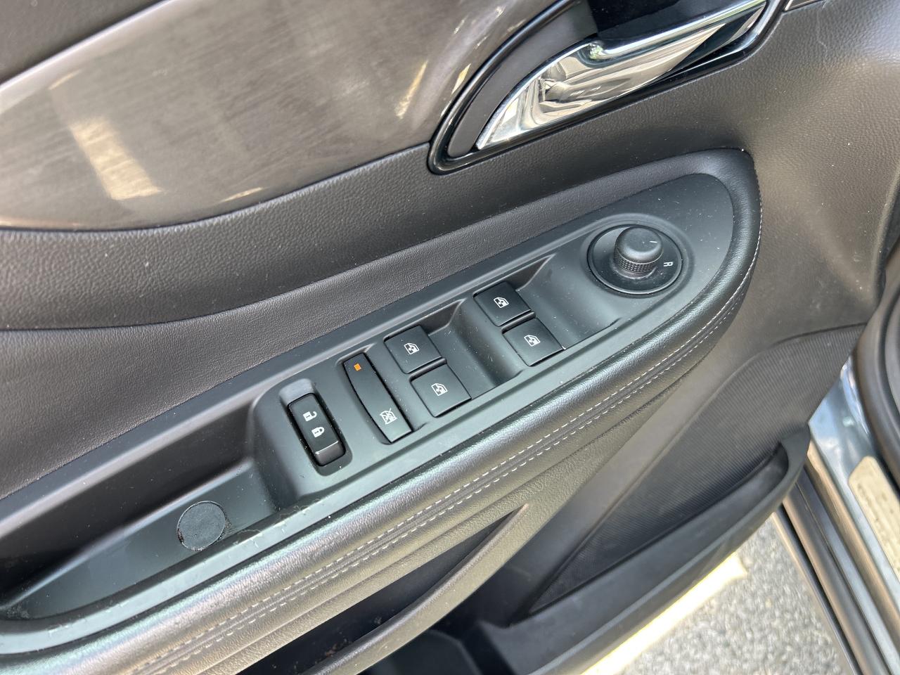 2017 Buick Encore PREFERRED, CLEAN CARFAX, POWER SEATS, AWD! Photo