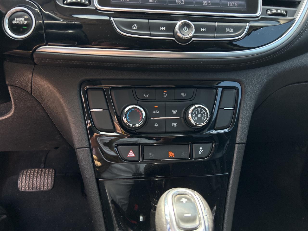 2017 Buick Encore PREFERRED, CLEAN CARFAX, POWER SEATS, AWD! Photo