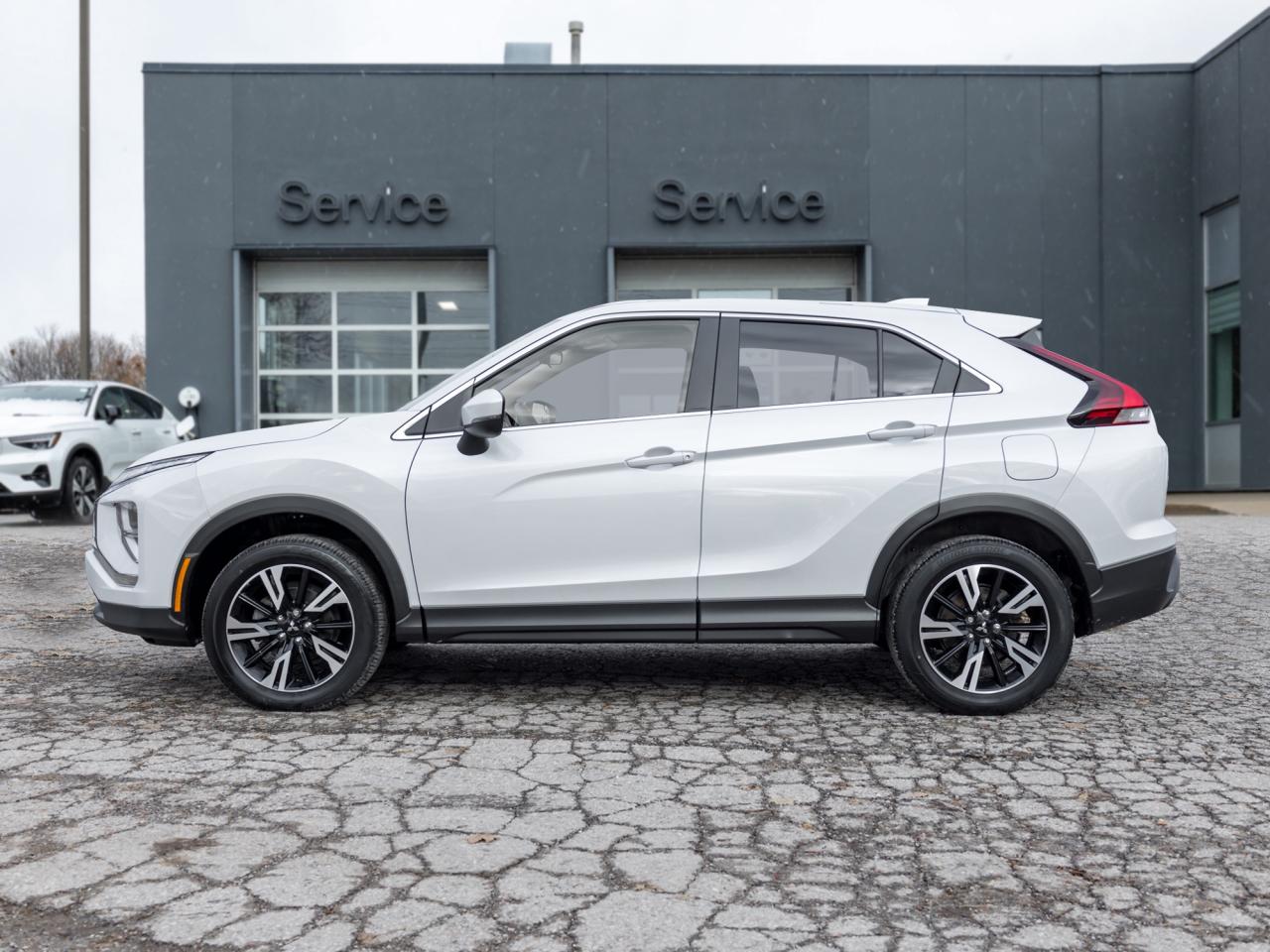 2023 Mitsubishi Eclipse Cross ES S-AWC CPO FINANCE RATES FOR AS LOW AS 0.90% Photo2