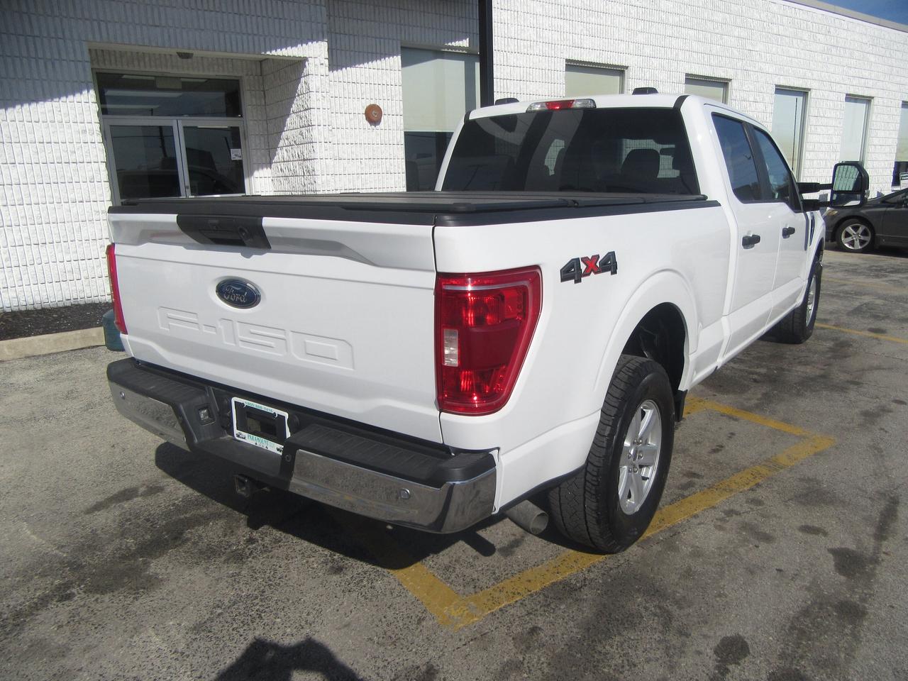 2022 Ford F-150 CREW CAB 4X4 6.5FT BOX XLT Photo2