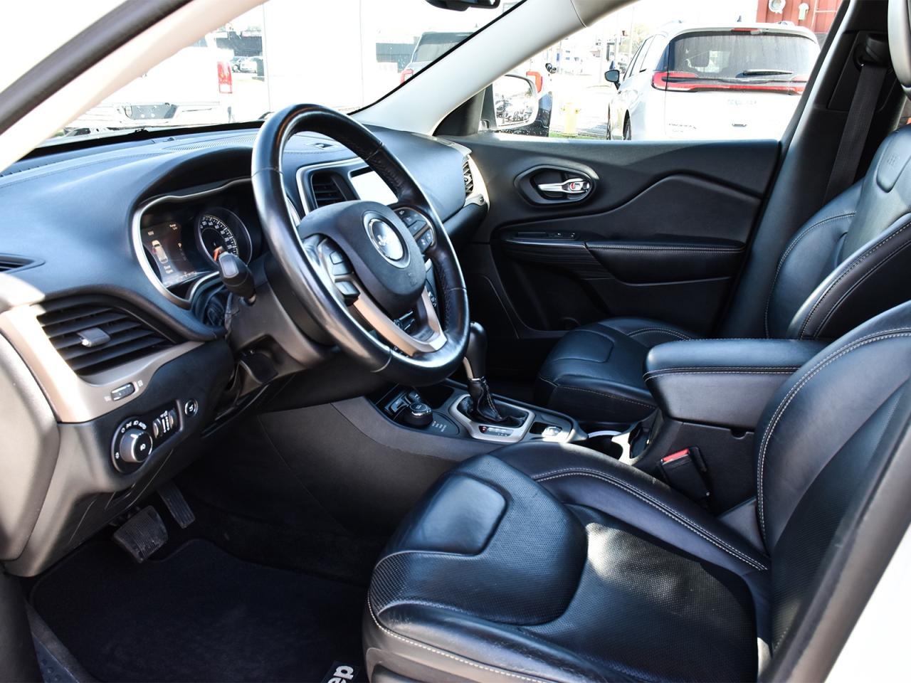 2015 Jeep Cherokee Limited 4x4 ~Nav ~Cam ~Heated Leather ~Bluetooth Photo