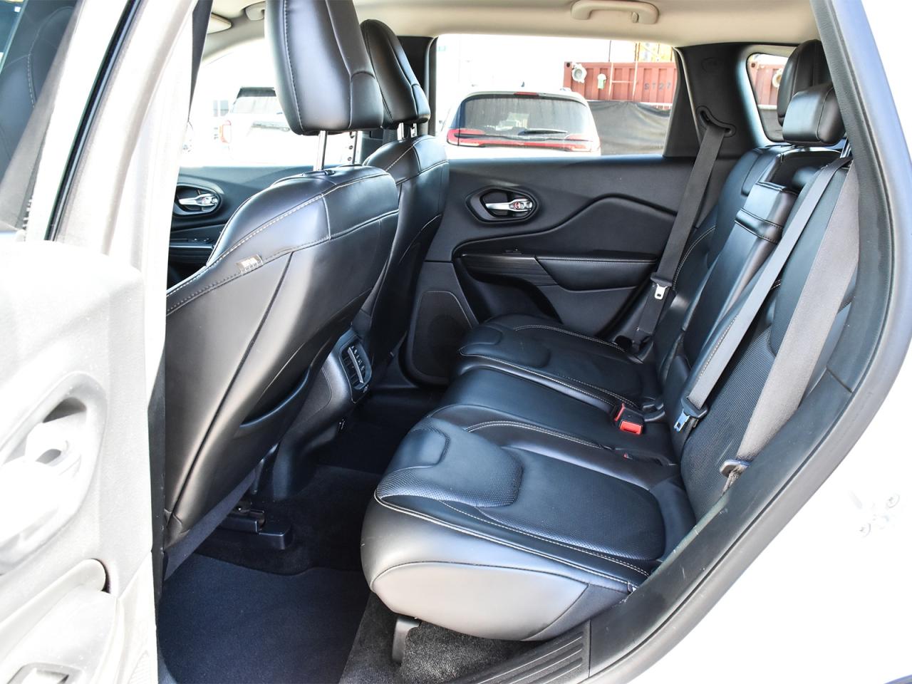 2015 Jeep Cherokee Limited 4x4 ~Nav ~Cam ~Heated Leather ~Bluetooth Photo