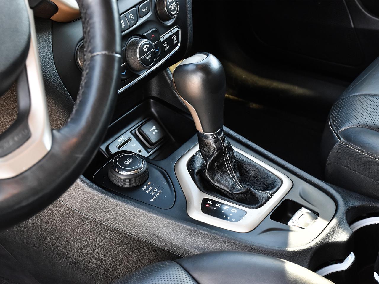 2015 Jeep Cherokee Limited 4x4 ~Nav ~Cam ~Heated Leather ~Bluetooth Photo