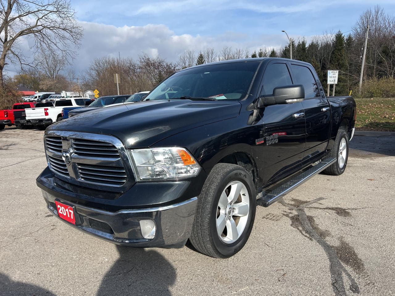 2017 RAM 1500 SLT CREW, 4X4, HEATED SEATS & STEERING WHEEL! Photo