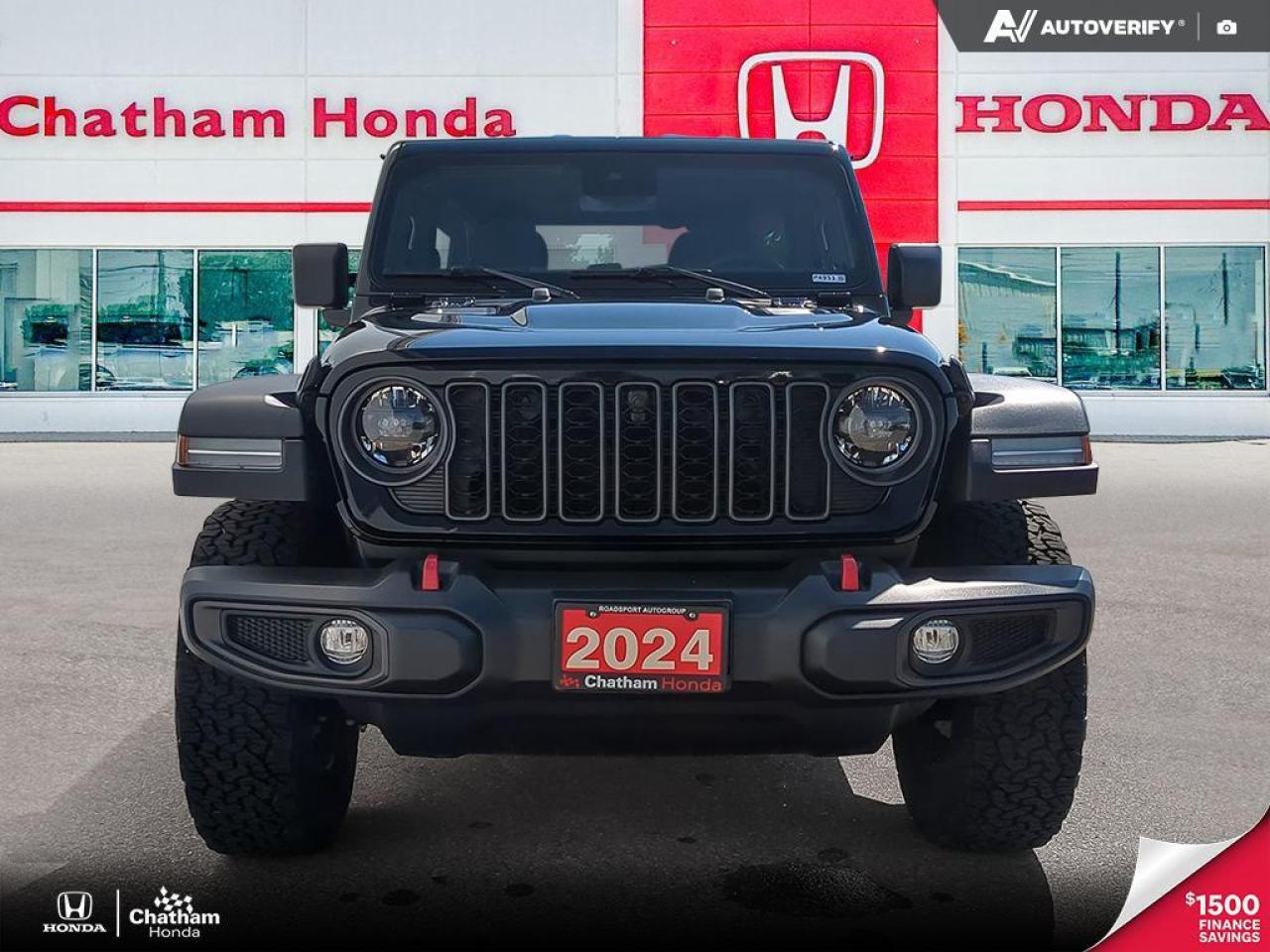 2024 Jeep Wrangler Rubicon 4 Door 4x4, V6, 2 Tops, Navi, Low Kms! Photo