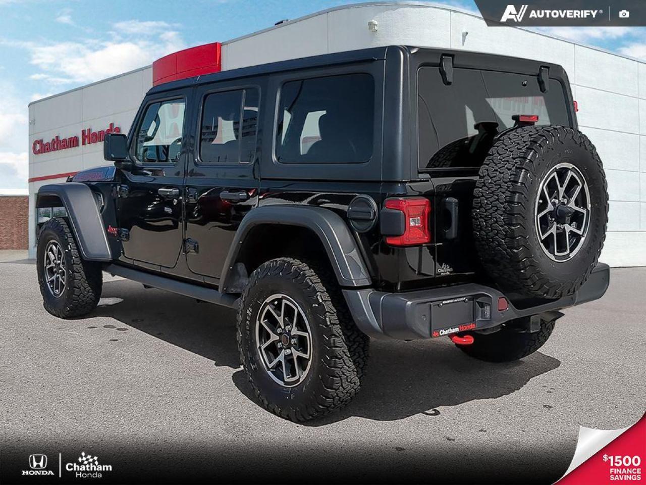 2024 Jeep Wrangler Rubicon 4 Door 4x4, V6, 2 Tops, Navi, Low Kms! Photo3