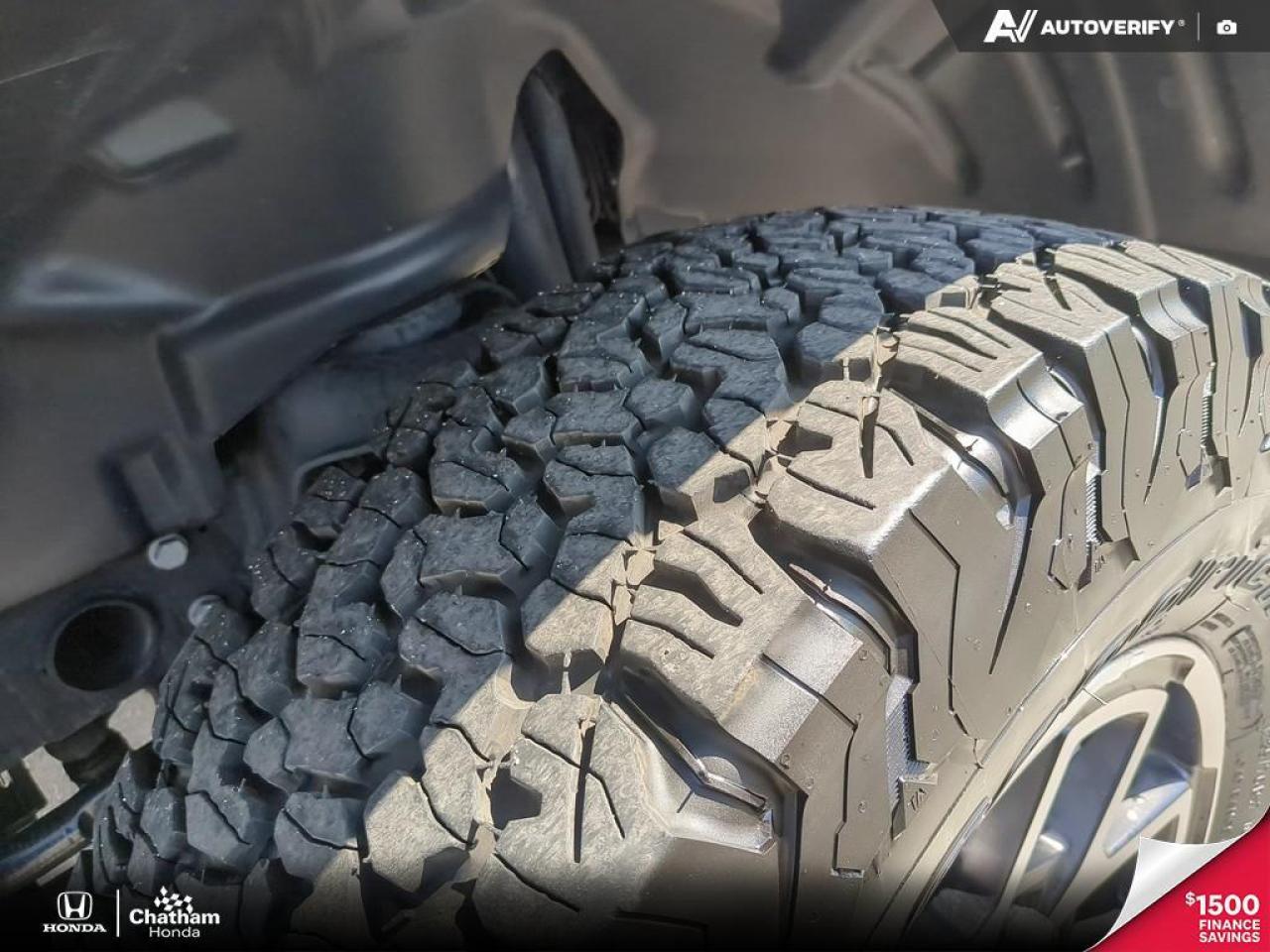 2024 Jeep Wrangler Rubicon 4 Door 4x4, V6, 2 Tops, Navi, Low Kms! Photo