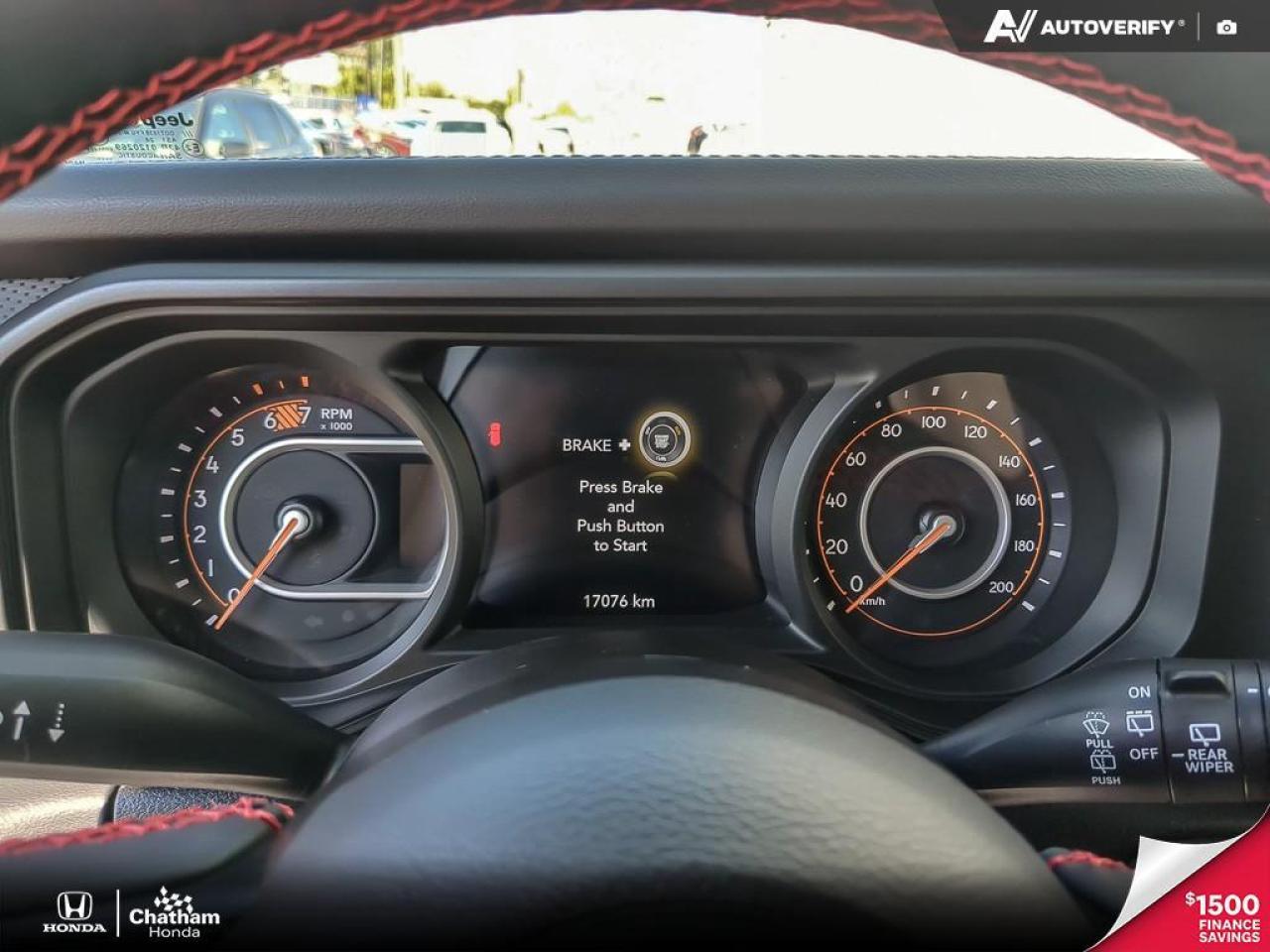 2024 Jeep Wrangler Rubicon 4 Door 4x4, V6, 2 Tops, Navi, Low Kms! Photo