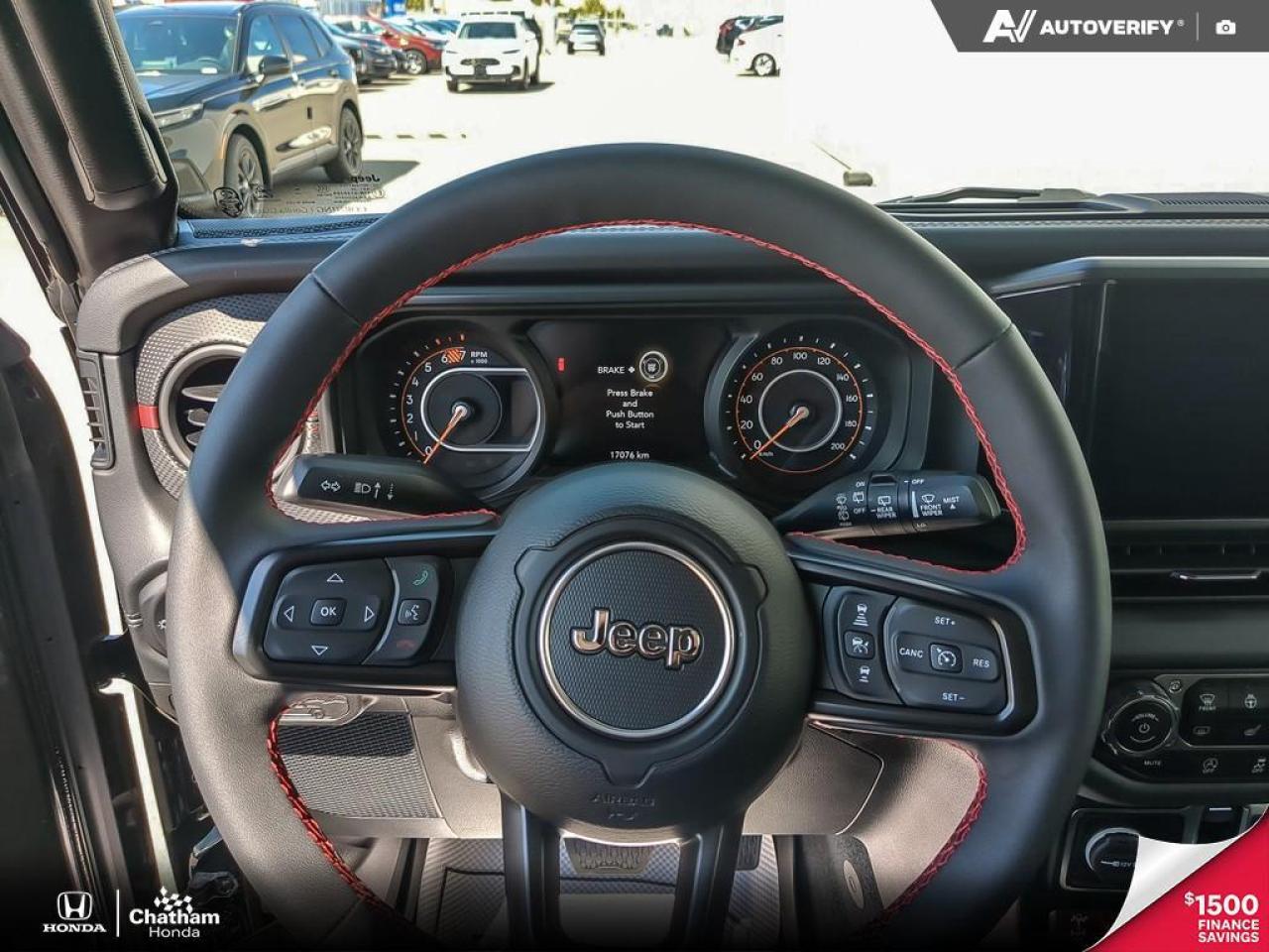 2024 Jeep Wrangler Rubicon 4 Door 4x4, V6, 2 Tops, Navi, Low Kms! Photo