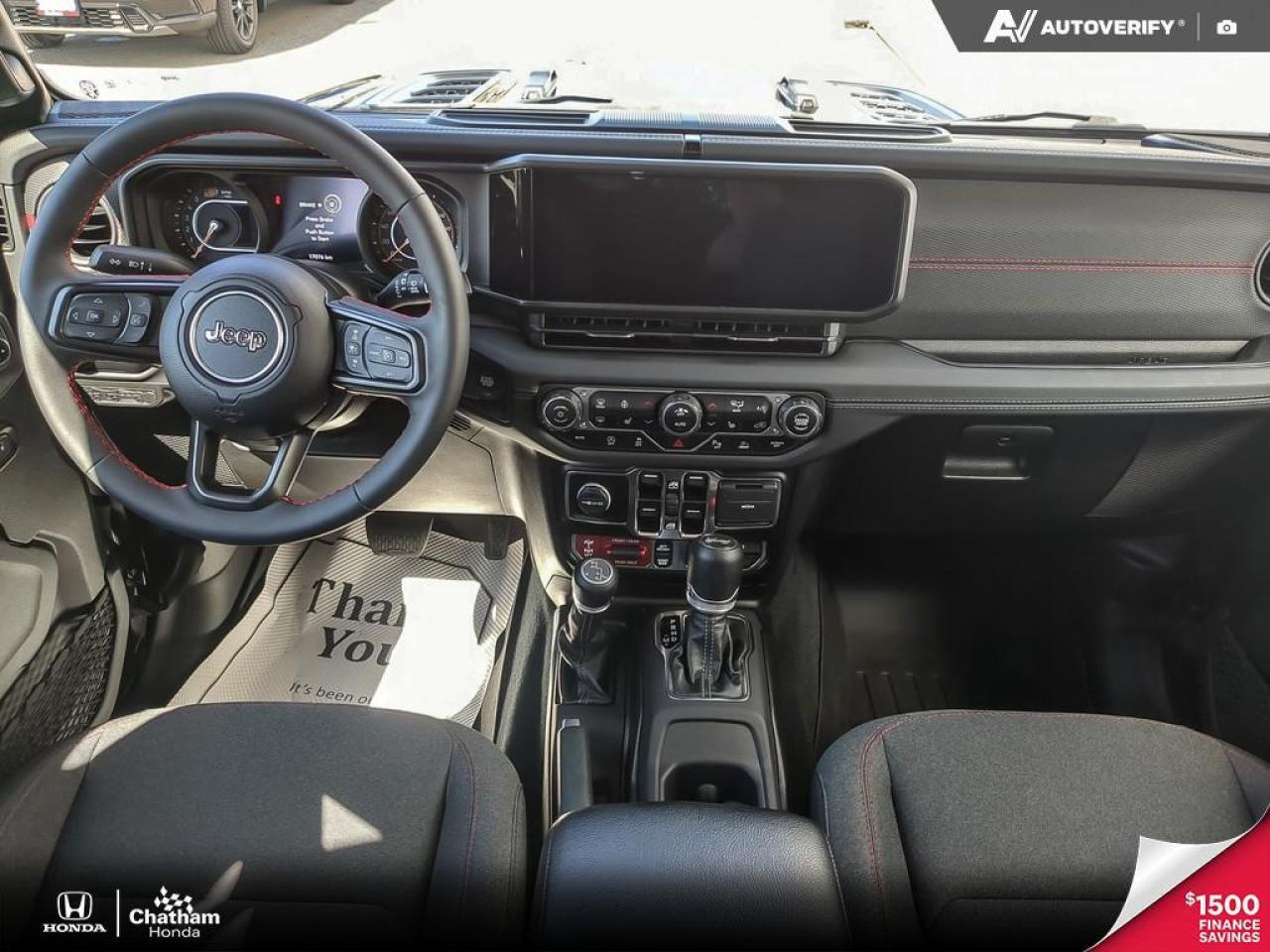 2024 Jeep Wrangler Rubicon 4 Door 4x4, V6, 2 Tops, Navi, Low Kms! Photo