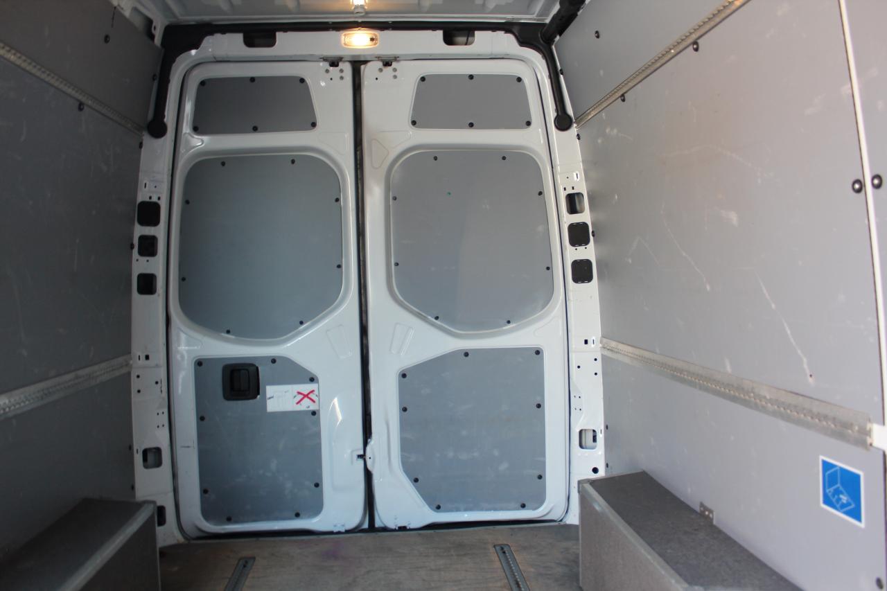 2019 Mercedes-Benz Sprinter Cargo Van 144" - HIGH ROOF - 3.0L DIESEL Photo4