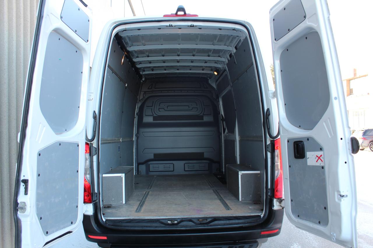2019 Mercedes-Benz Sprinter Cargo Van 144" - HIGH ROOF - 3.0L DIESEL Photo3