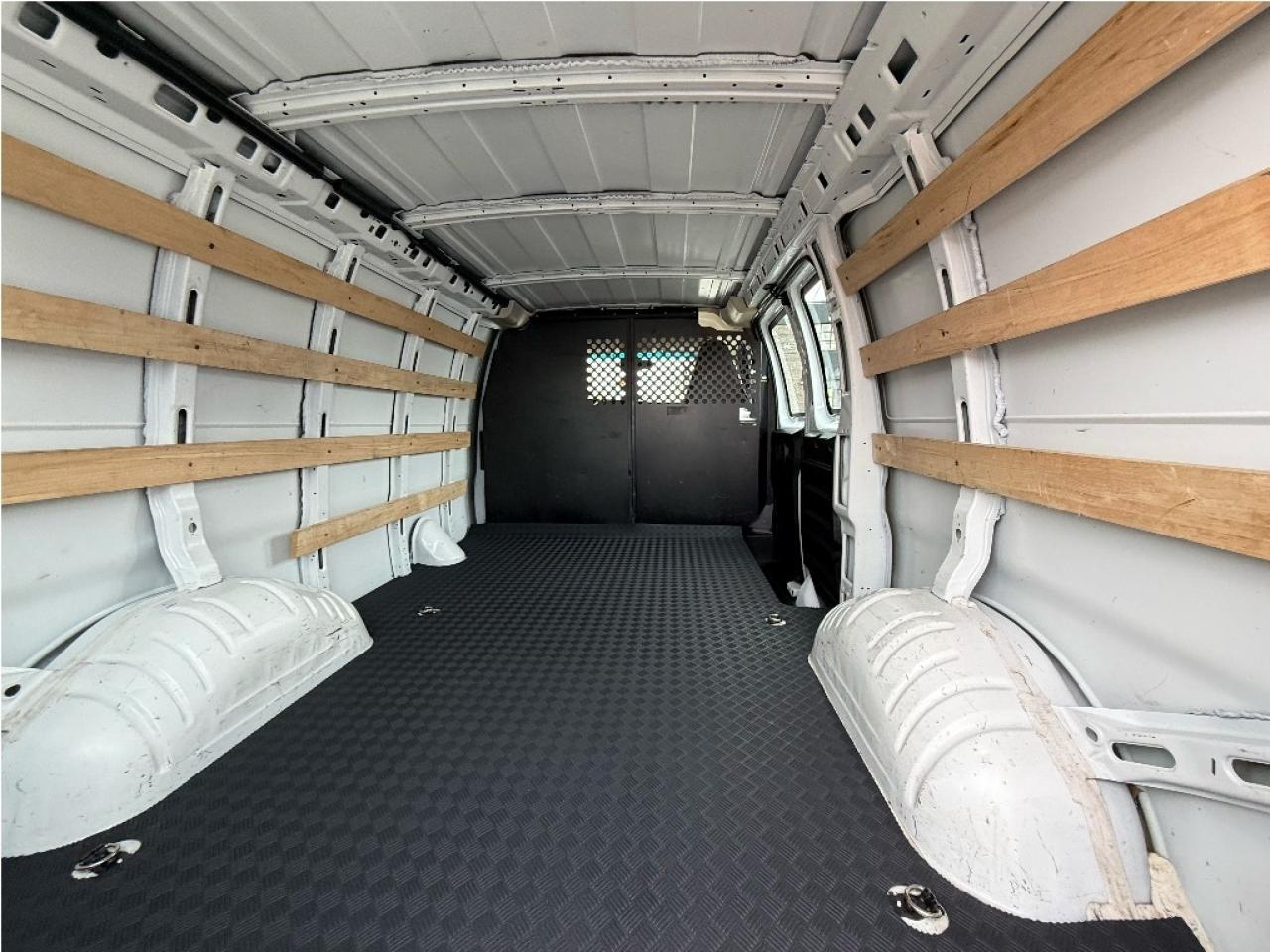 2023 GMC Savana Cargo Van 2500 135 WheelBase CleanCarfax Warranty Certified Photo4