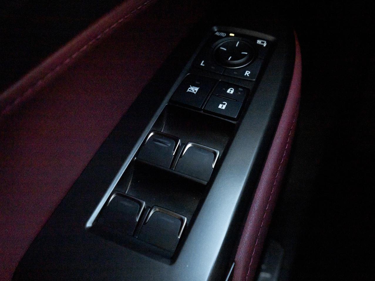 2025 Lexus NX NX 350h AWD/ LOW KM/ SAFETY CERTIFIED/ RED INT Photo