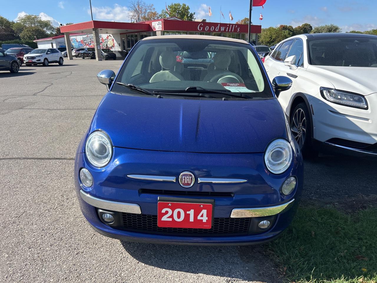 2014 Fiat 500c LOUNGE, CLEAN CARFAX, LOW KM'S, HEATED LEATHER! Photo3