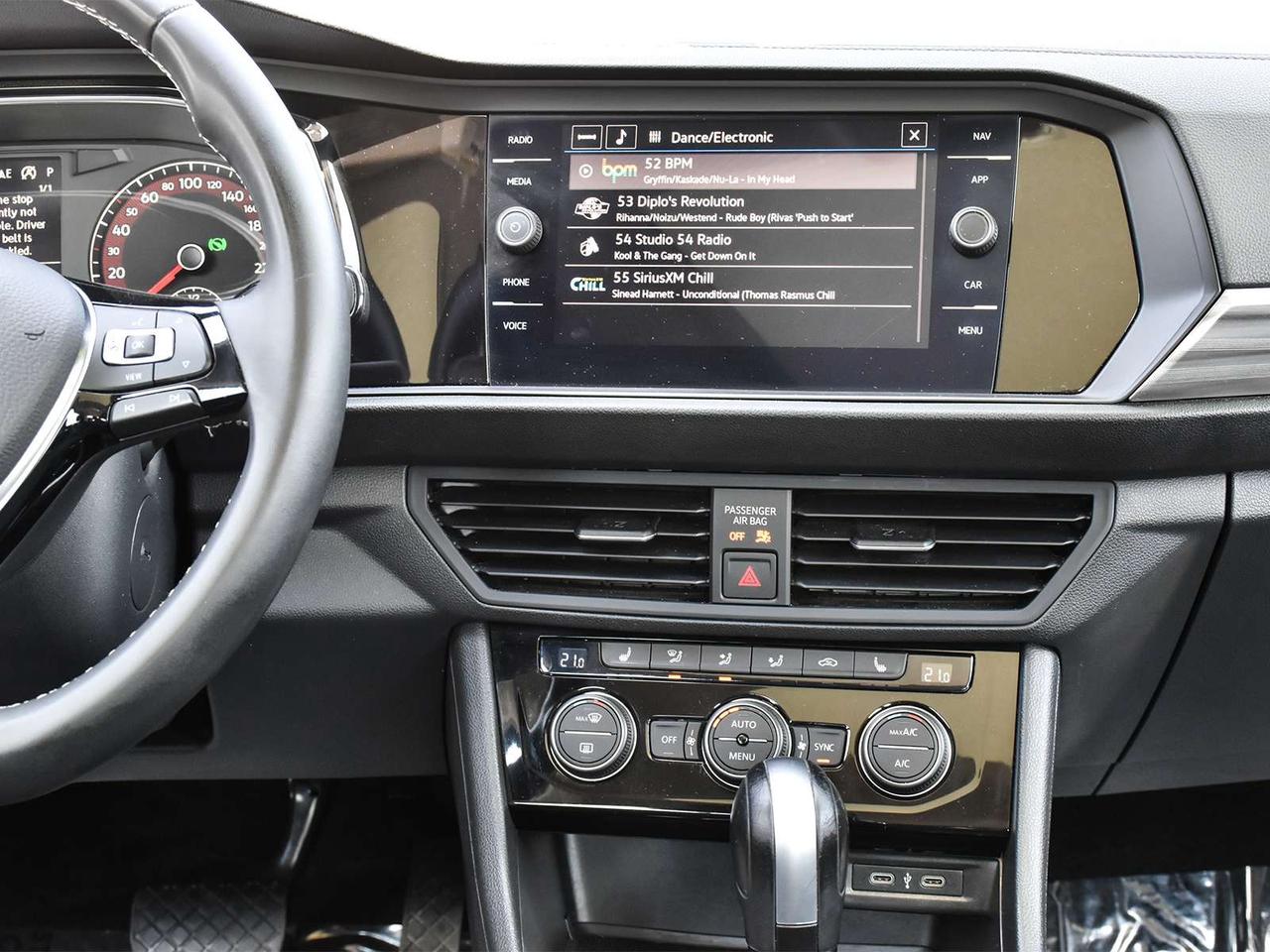 2021 Volkswagen Jetta Highline ~NAV ~Heated Seats/Wheel ~Pano Moonroof Photo