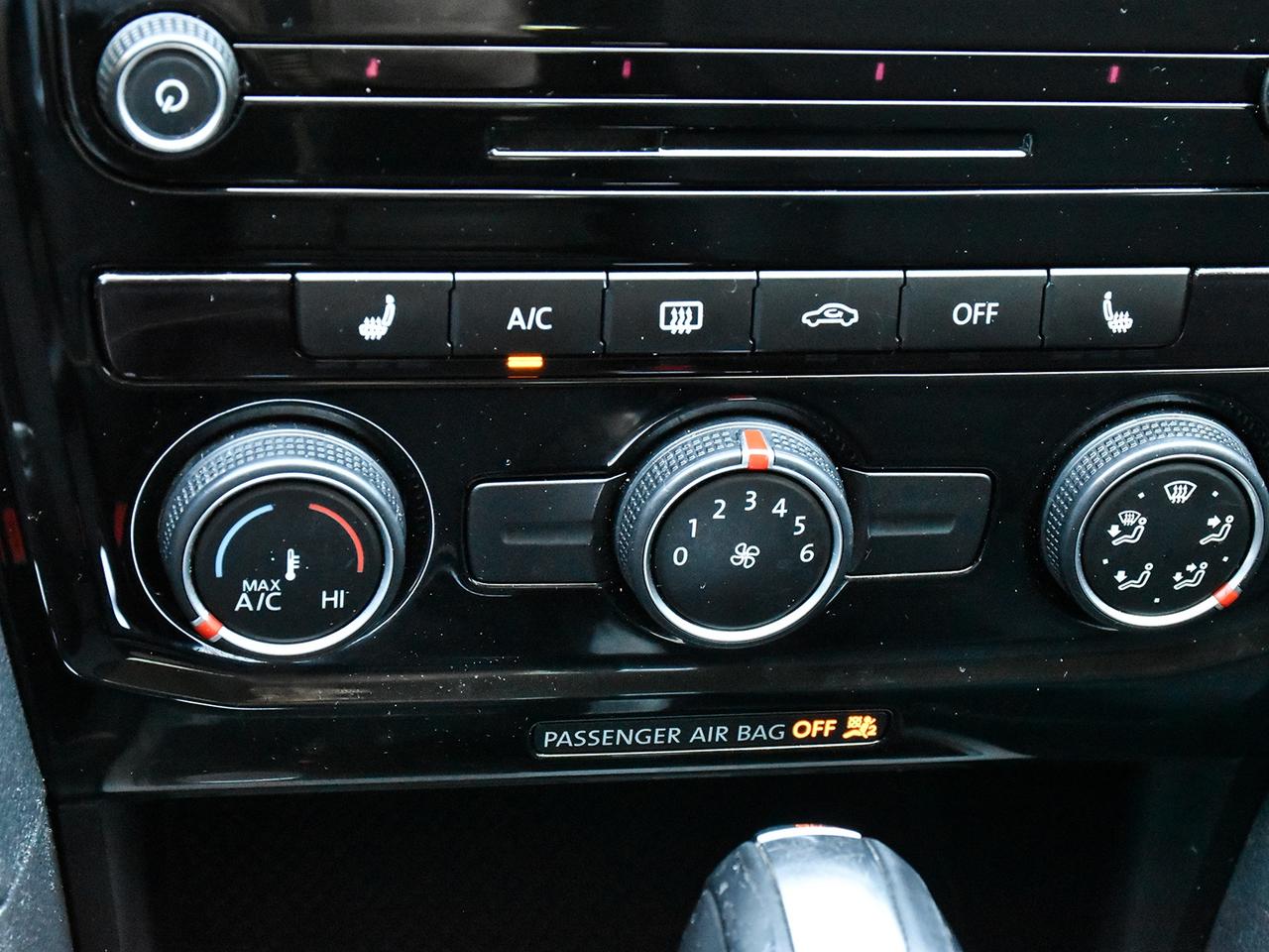 2020 Volkswagen Passat Comfortline ~Heated Seats ~Bluetooth ~Camera ~A/C Photo