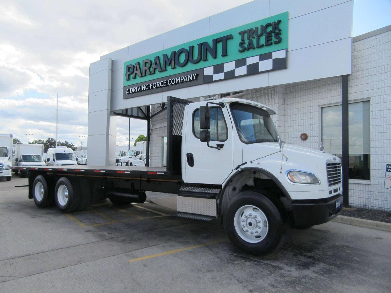 2015 Freightliner M2-106 DIESEL TANDEM AXLE NEW 26FT FLAT DECK / STRAP PKG Photo