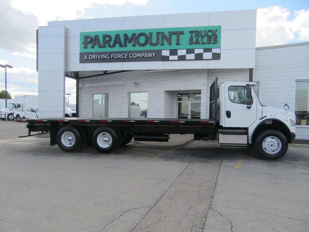 2015 Freightliner M2-106 DIESEL TANDEM AXLE NEW 26FT FLAT DECK / STRAP PKG Photo