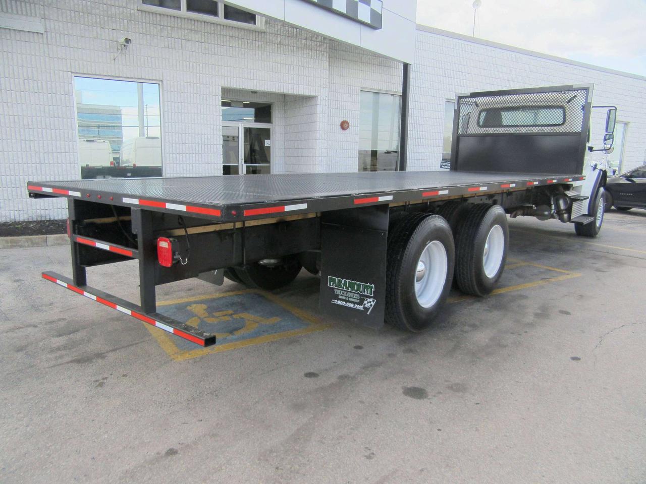 2015 Freightliner M2-106 DIESEL TANDEM AXLE NEW 26FT FLAT DECK / STRAP PKG Photo2