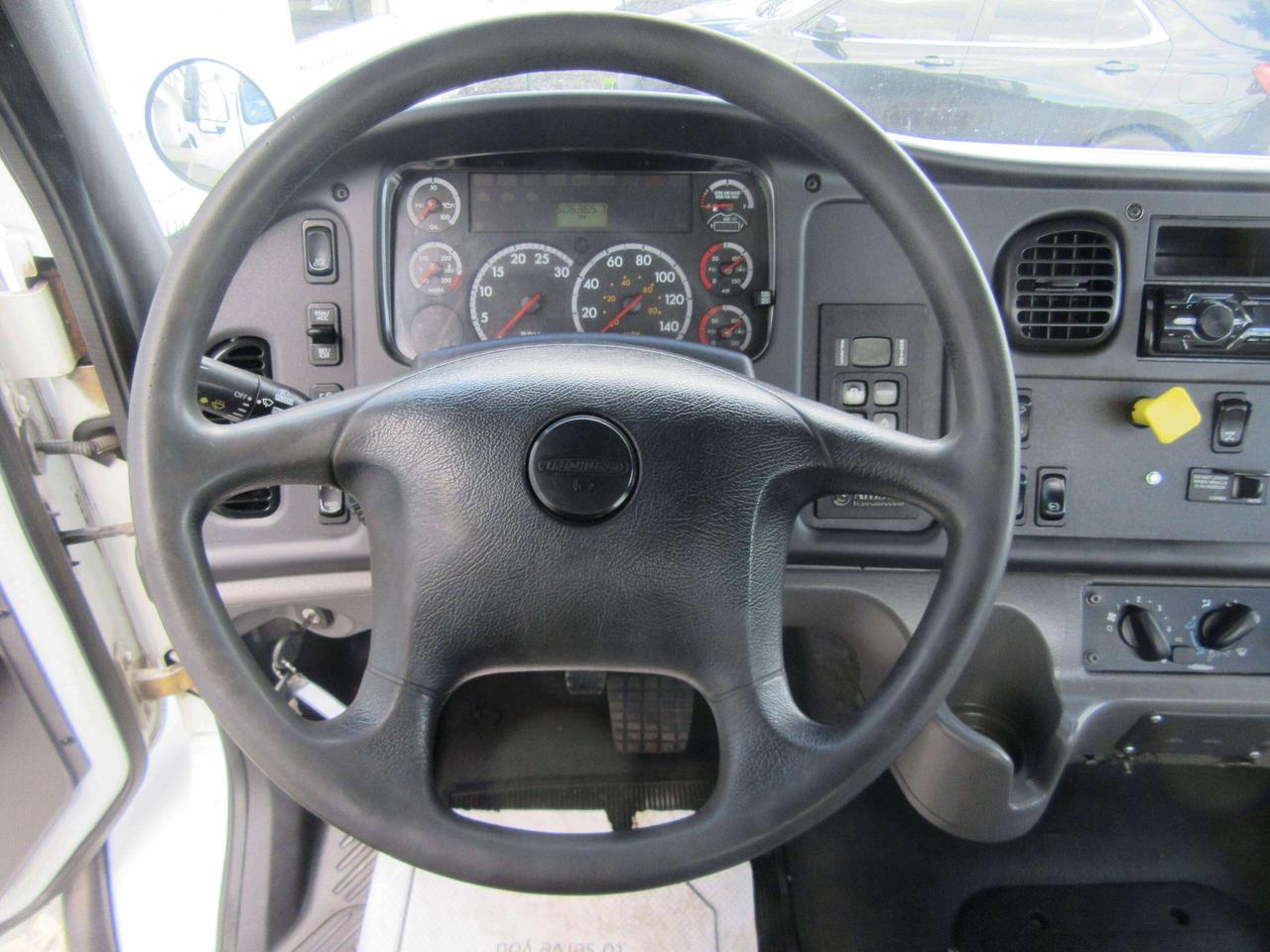 2015 Freightliner M2-106 DIESEL TANDEM AXLE NEW 26FT FLAT DECK / STRAP PKG Photo