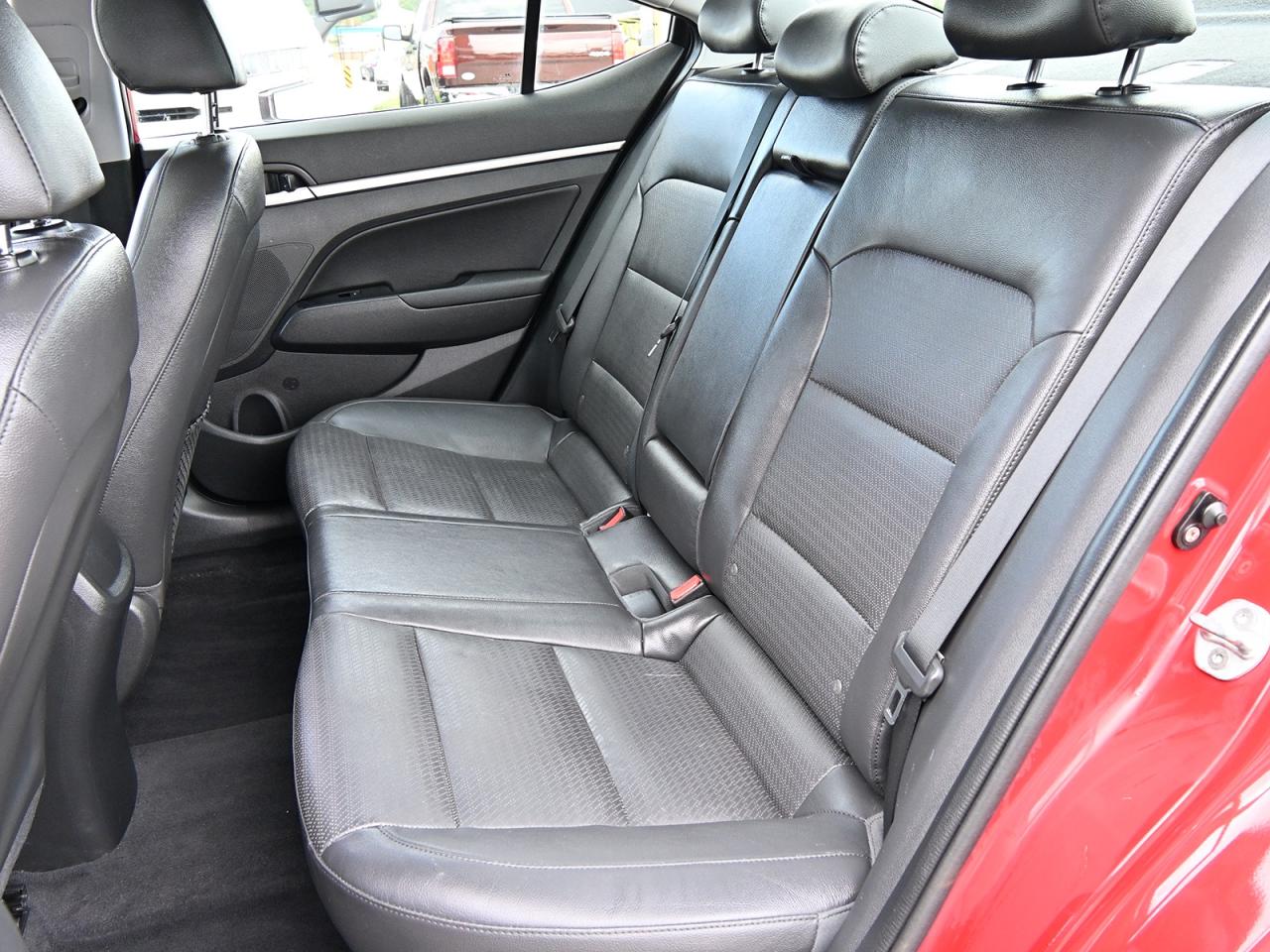 2020 Hyundai Elantra Luxury ~Heated Leather ~Bluetooth ~Sunroof ~Camera Photo