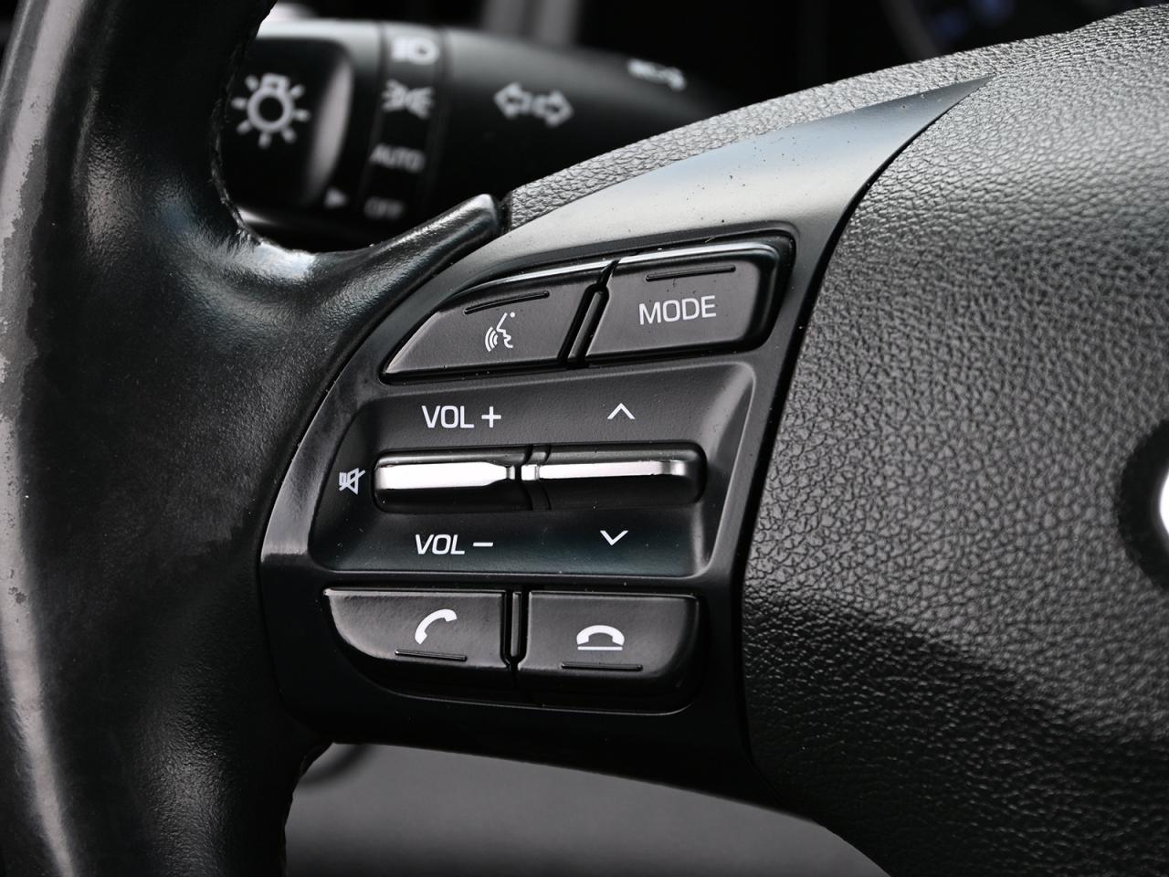 2020 Hyundai Elantra Luxury ~Heated Leather ~Bluetooth ~Sunroof ~Camera Photo