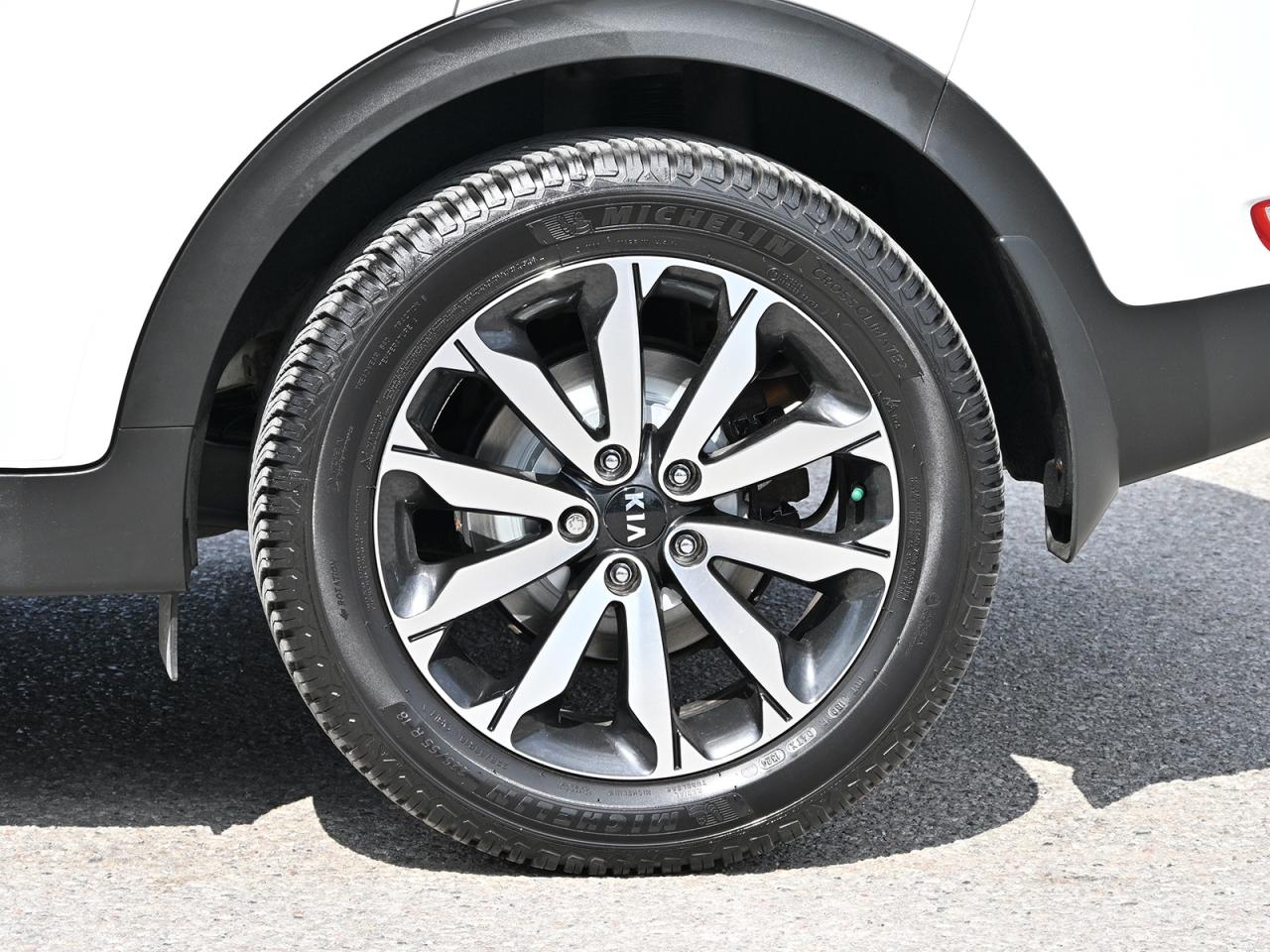 2017 Kia Sportage EX AWD ~Heated Seats ~Bluetooth ~Camera ~Alloys Photo4