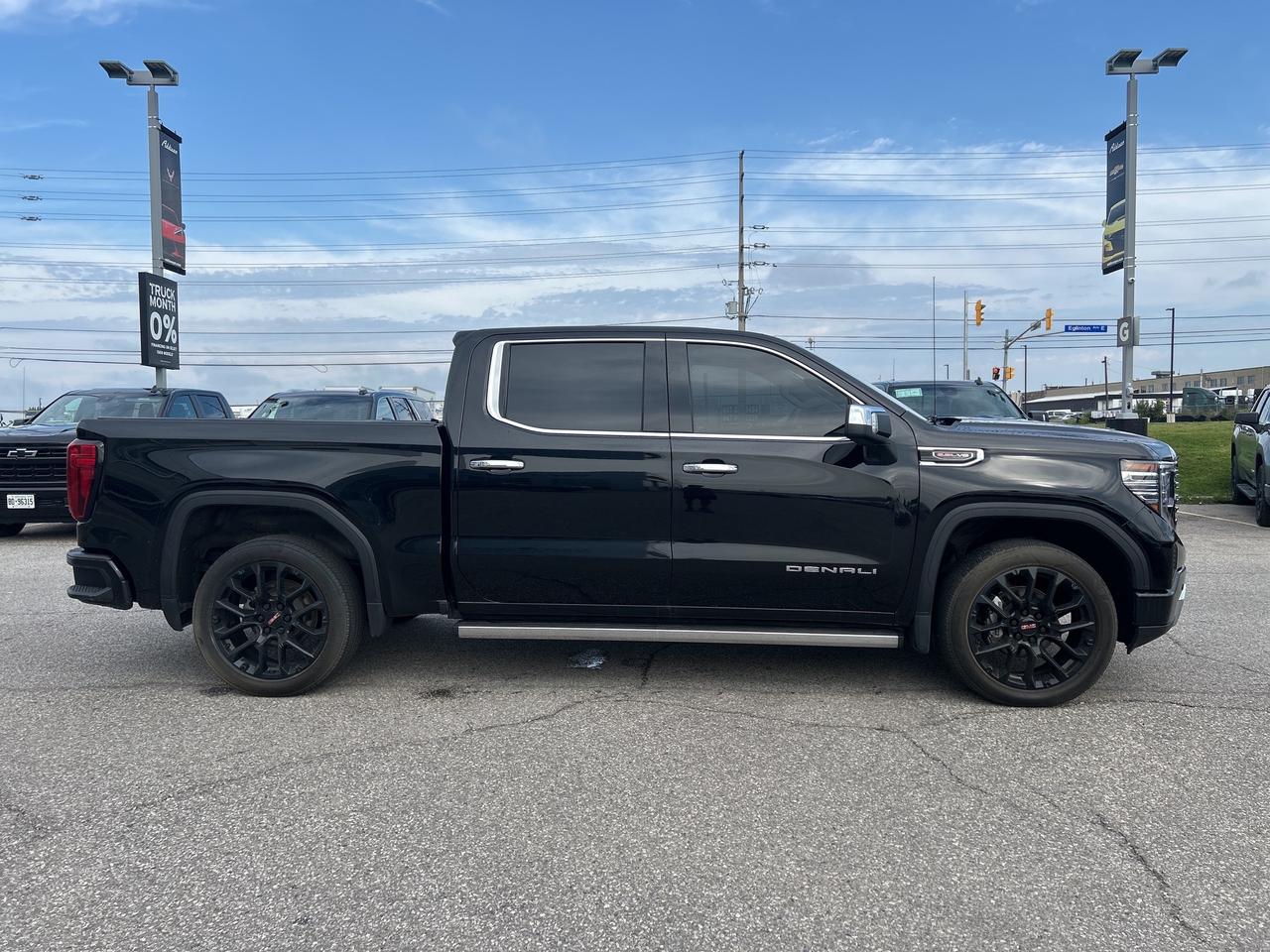 2023 GMC Sierra 1500 4WD Crew Cab 147  Denali Photo