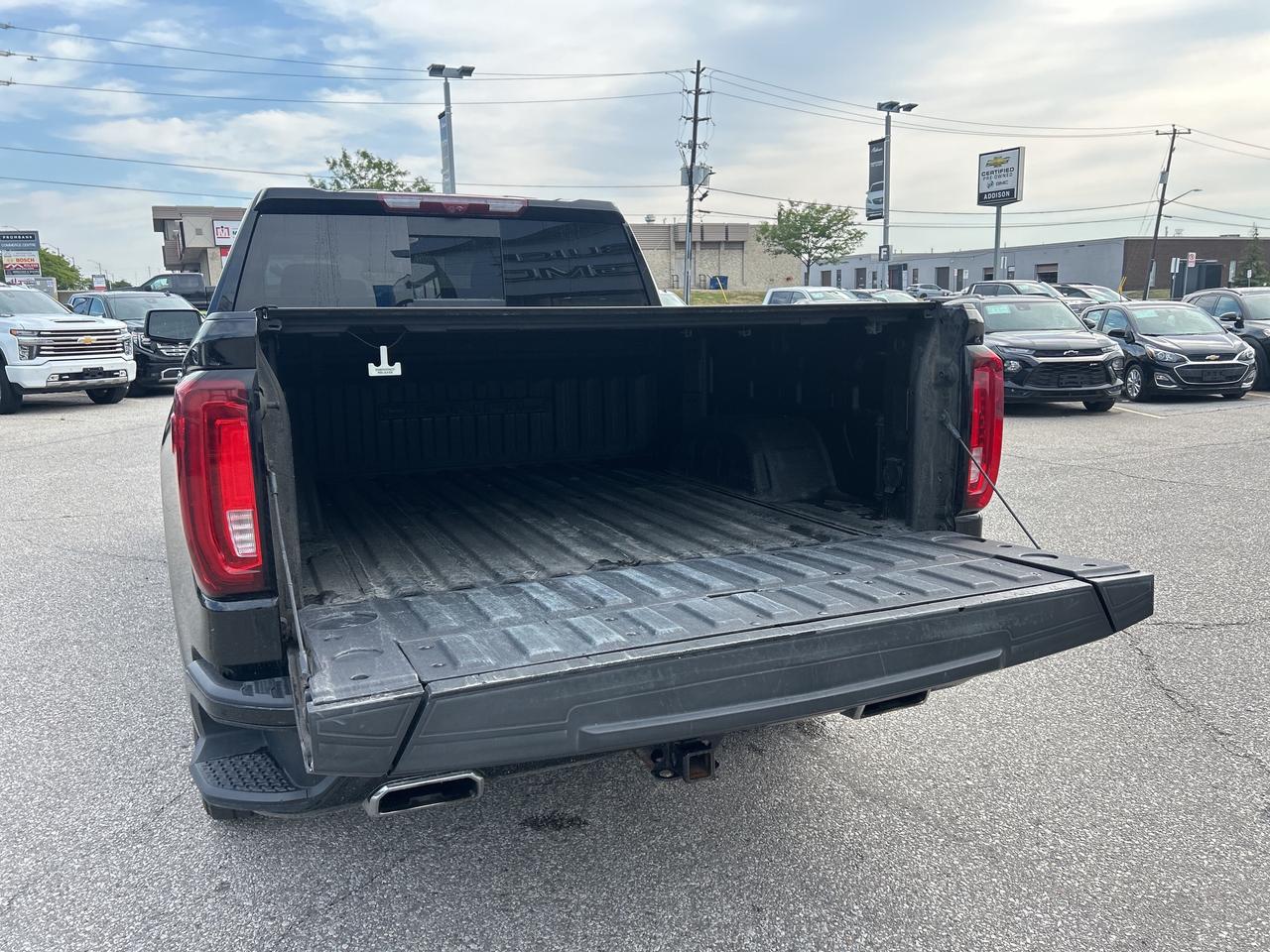 2023 GMC Sierra 1500 4WD Crew Cab 147  Denali Photo