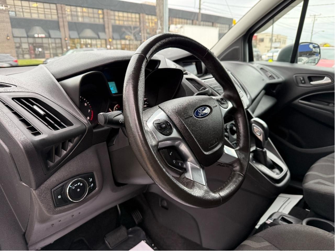 2017 Ford Transit Connect Passenger Wagon 6 Passenger Certified LongWheelBase B.Cam Only61KM Photo