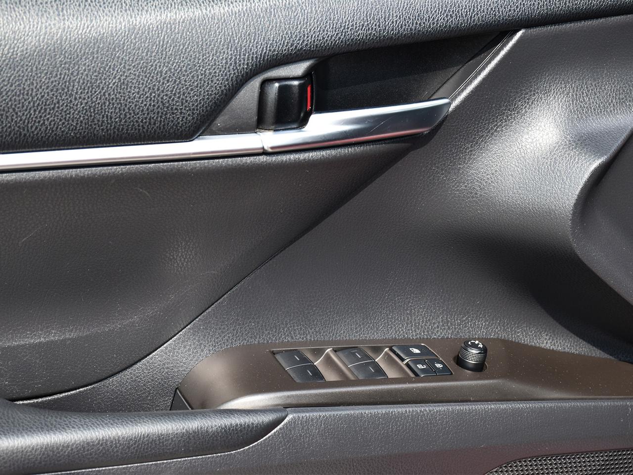 2021 Toyota Camry SE ~Heated Seats ~Camera ~Bluetooth ~Alloy Wheels Photo