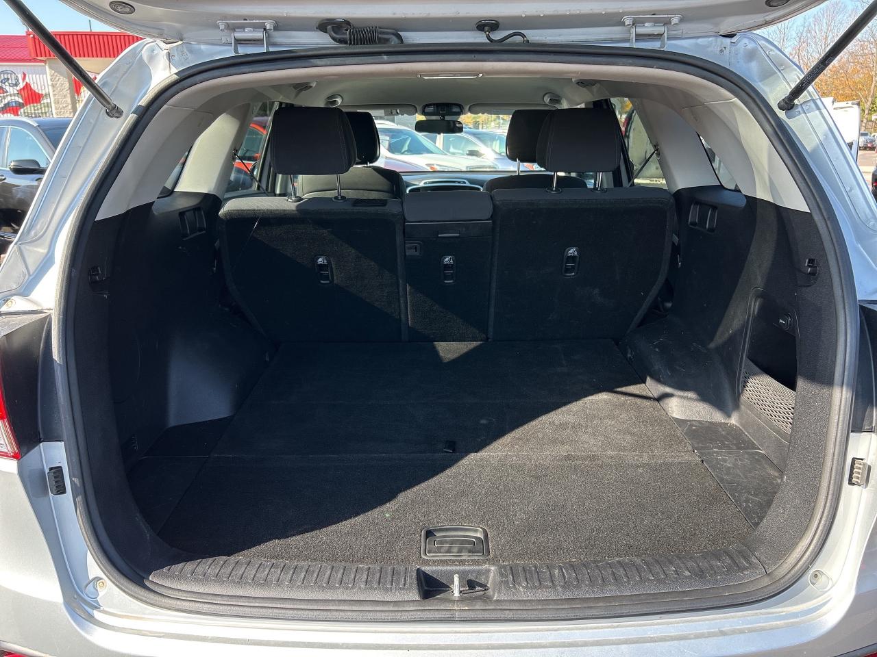 2016 Kia Sorento LX, AUTOMATIC, HEATED SEATS, CLEAN CARFAX! Photo