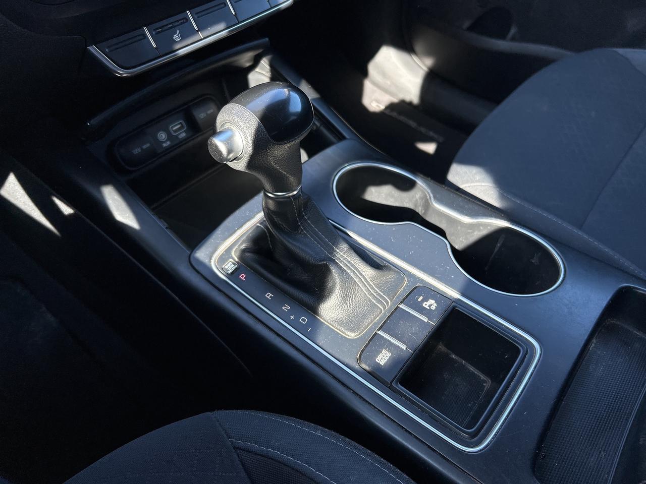 2016 Kia Sorento LX, AUTOMATIC, HEATED SEATS, CLEAN CARFAX! Photo