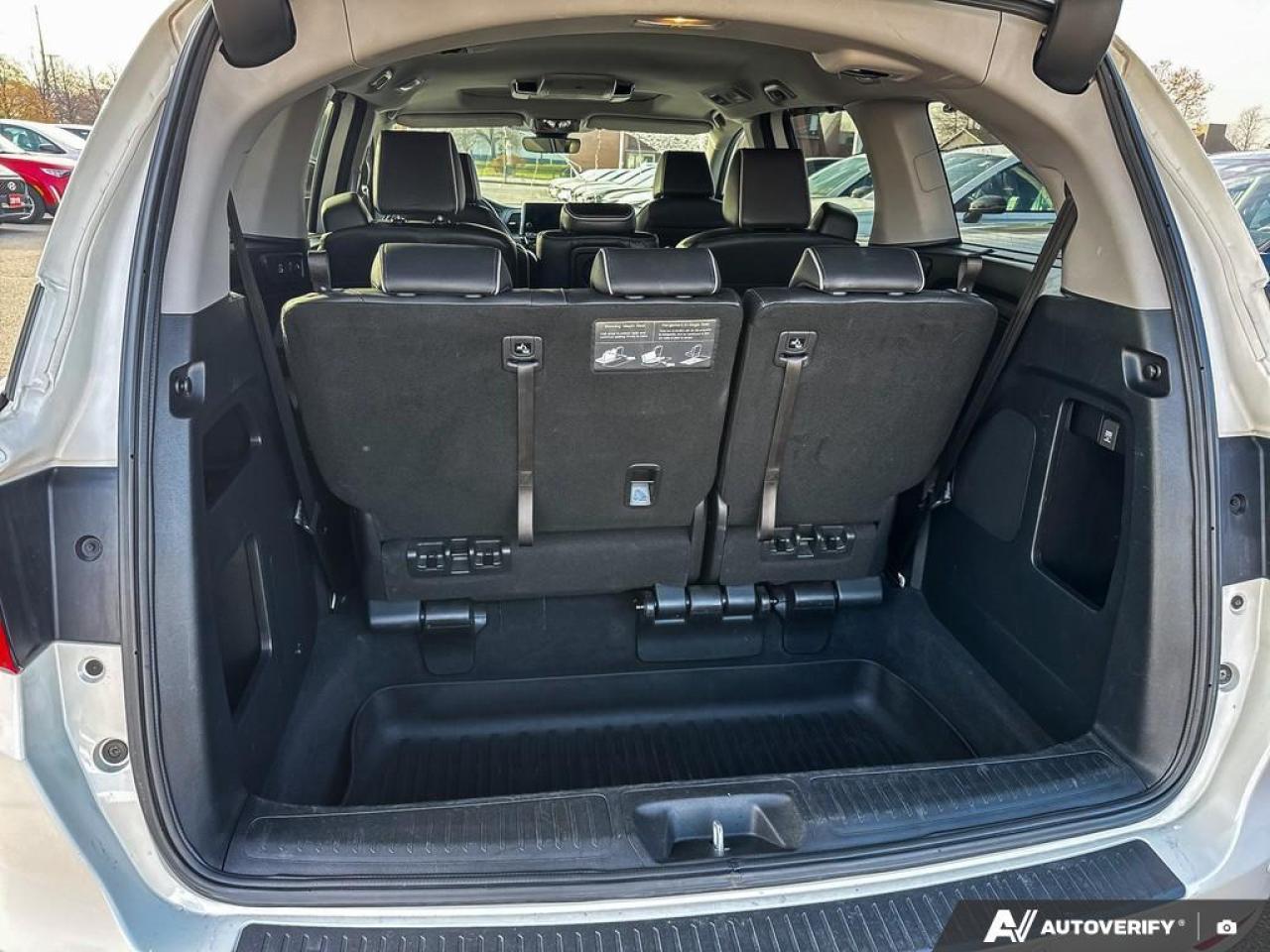 2023 Honda Odyssey Touring Auto   LEATHER    VNT SEAT   PWR DOORS Photo
