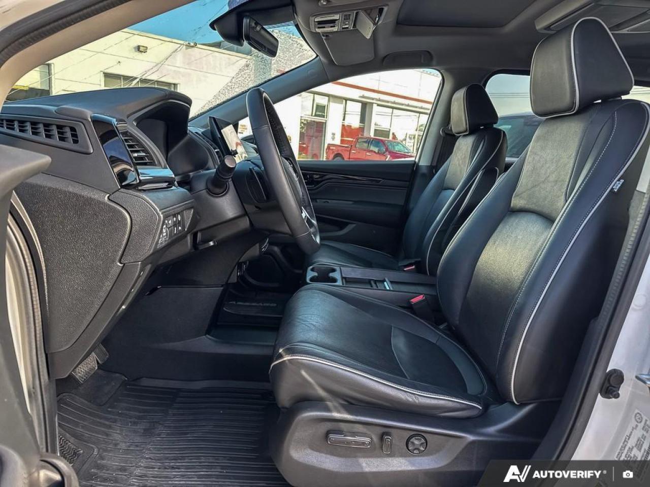 2023 Honda Odyssey Touring Auto   LEATHER    VNT SEAT   PWR DOORS Photo