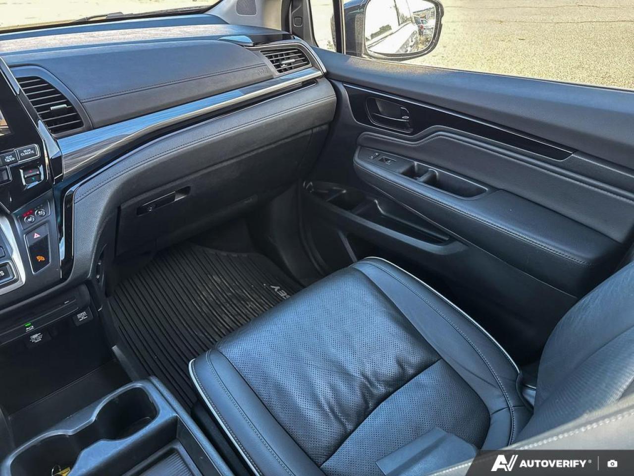 2023 Honda Odyssey Touring Auto   LEATHER    VNT SEAT   PWR DOORS Photo