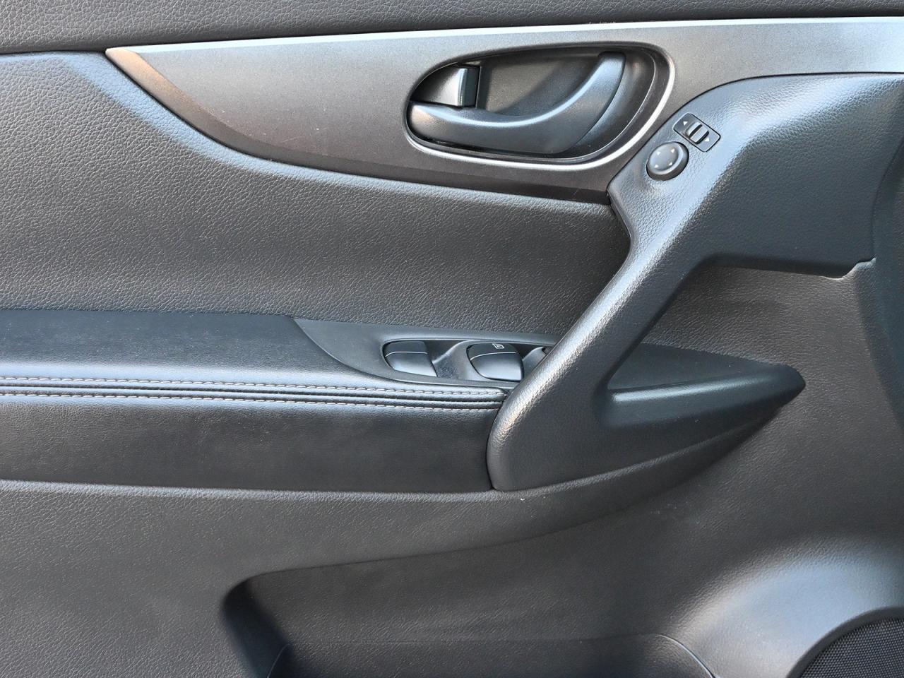 2021 Nissan Qashqai S AWD ~Bluetooth ~Camera ~Heated Seats ~Alloys Photo