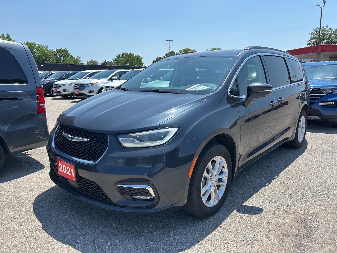 2021 Chrysler Pacifica TOURING, CLEAN CARFAX, AWD, REMOTE START! Photo