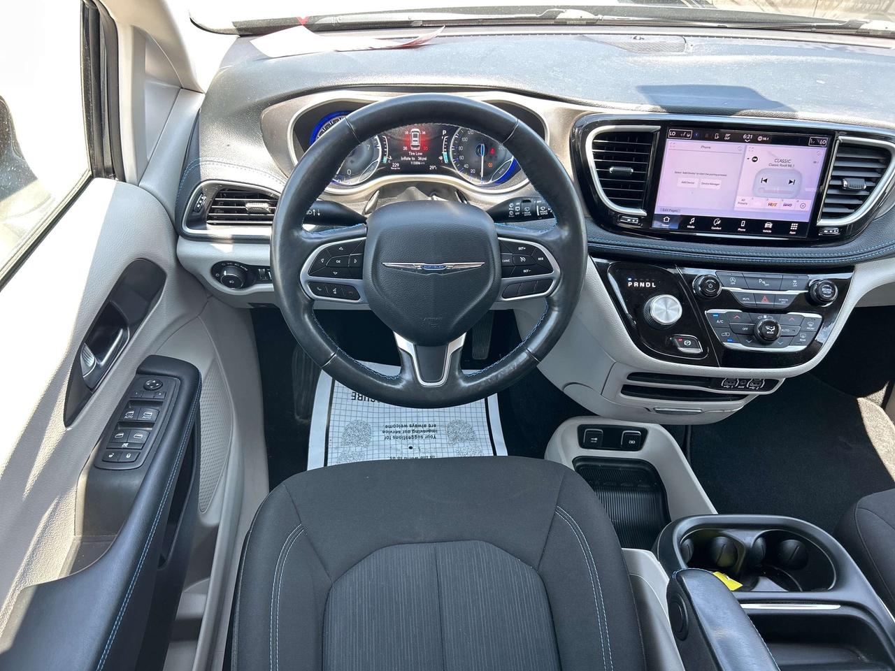 2021 Chrysler Pacifica TOURING, CLEAN CARFAX, AWD, REMOTE START! Photo